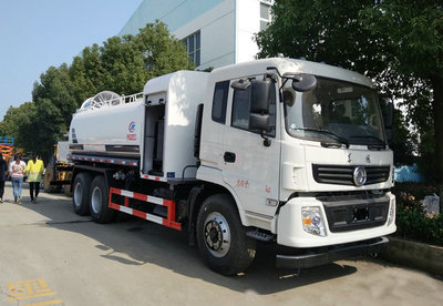 銅梁區(qū)霧化灑水車 城市清潔的“移動加濕器”與環(huán)保衛(wèi)士