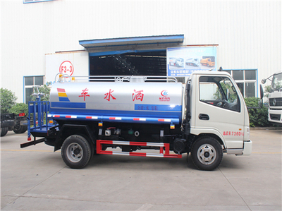 東風(fēng)5噸灑水車 城市清潔與環(huán)境養(yǎng)護(hù)的多功能衛(wèi)士